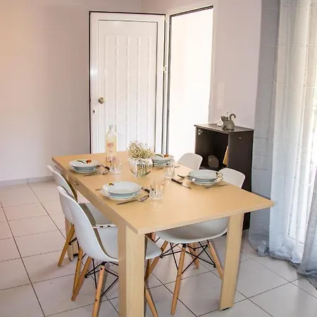 Central Town-modern 2-bedroom Daire
