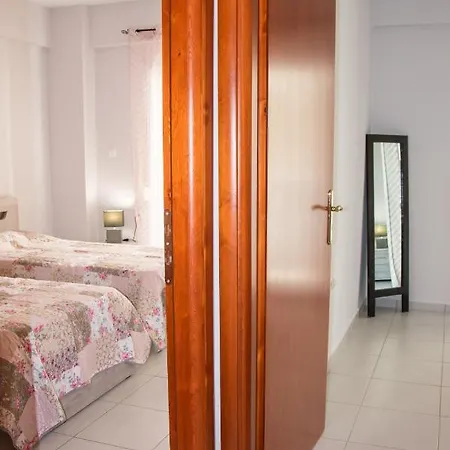 Central Town-modern 2-bedroom *
