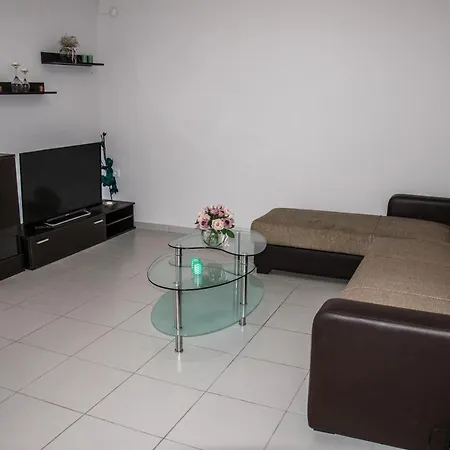 Central Town-modern 2-bedroom Ретимно