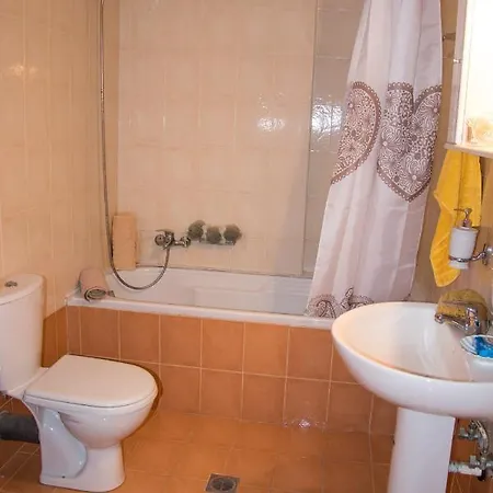 Central Town-modern 2-bedroom * Ретимно
