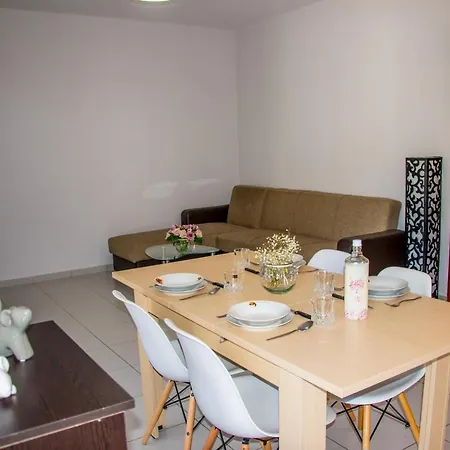 Central Town-modern 2-bedroom Ретимно