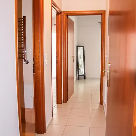 Central Town-modern 2-bedroom Ретимно